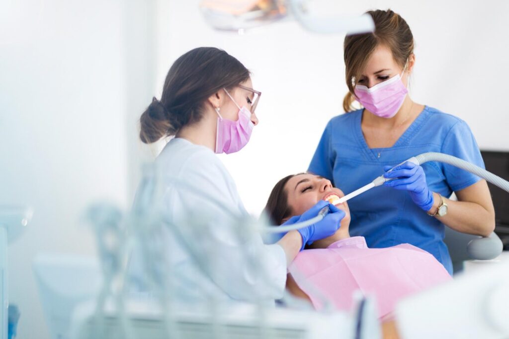 کاربرد ساکشن دندانپزشکی